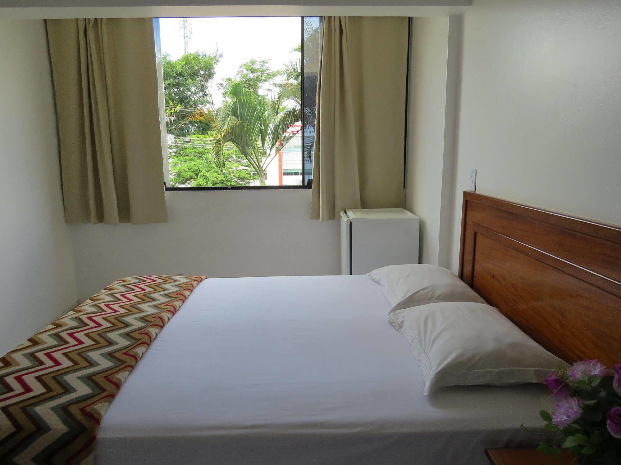 Hotel Ht Mobiliadas 2*